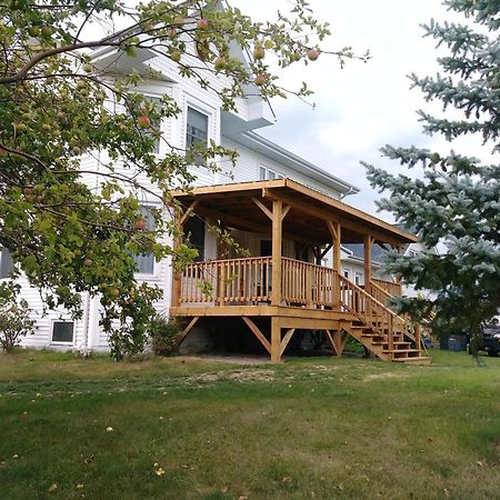 Twin Peaks B&B Mindemoya Екстериор снимка