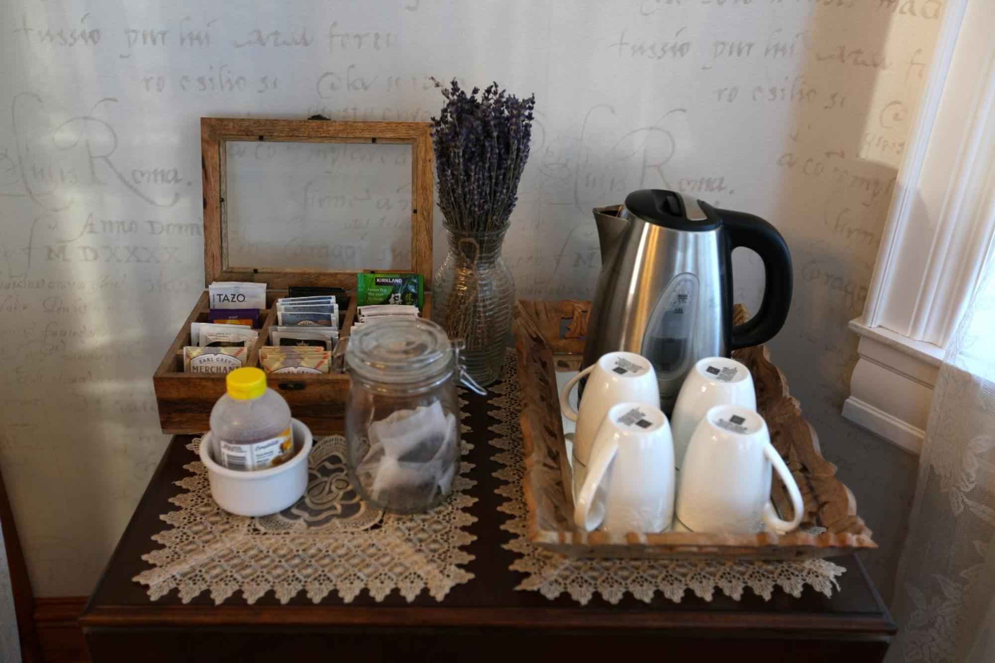 Twin Peaks B&B Mindemoya Екстериор снимка